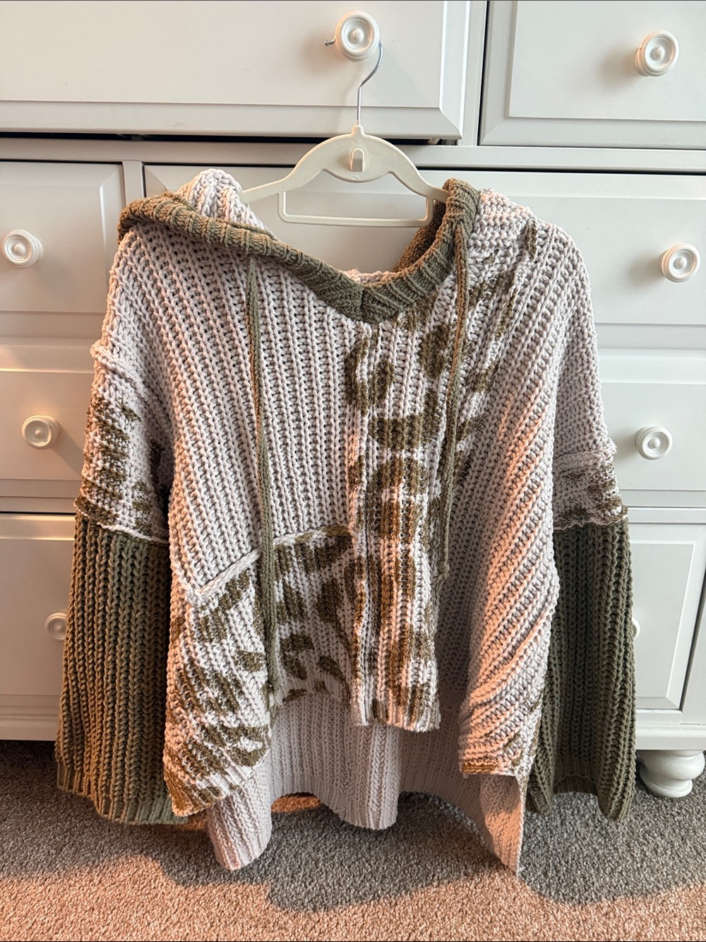 POL Chunky Knit Hooded Sweater in Cream & Olive